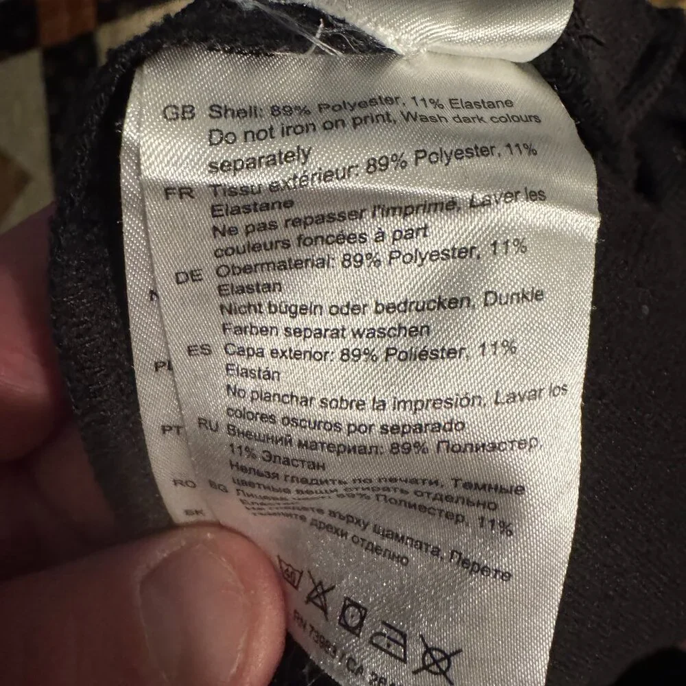 Helly Hansen Black Shorts Size XL - Picture 4 of 4